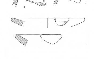 Fig.a. Olle in impasto grezzo e coppe in argilla depurata dal fondo della capanna ligure della Brina